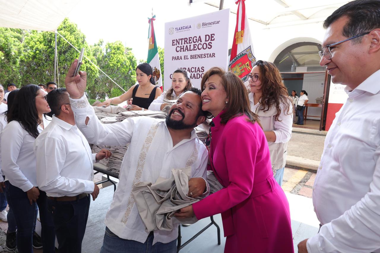 Entrega gobernadora chalecos a Servidores de la Nación de la Secretaría de Bienestar federal